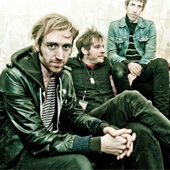 A PLACE TO BURY STRANGERS BIOGRAPHIE