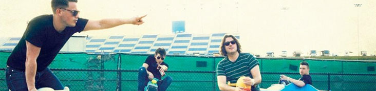 LES ARCTIC MONKEYS DEVOILENT LEUR NOUVELLE CHANSON MAD SOUNDS SUR SCENE