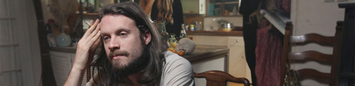 FATHER JOHN MISTY : L'ALBUM SOLO DE L'EX-BATTEUR DE FLEET FOXES EN ECOUTE INTERGRALE
