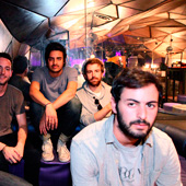 YOUNG THE GIANT