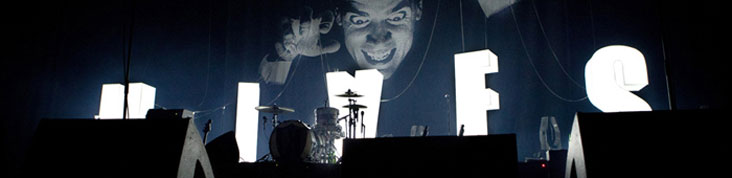 THE HIVES @ LE ZENITH 2012