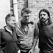 THEM CROOKED VULTURES