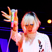 YEAH YEAH YEAHS LIVE REPORT