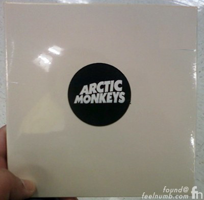 arctic_monkeys_suck_it_and_see_censored