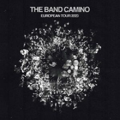 the_band_camino_concert_machine_moulin_rouge