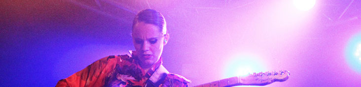 ANNA CALVI @ LA BOULE NOIRE 2010