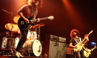 Wolfmother_1733_jr_2010