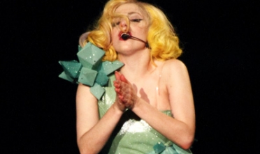 ladygaga_2361_jr_2010