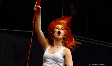 paramore_2760_jr_2010