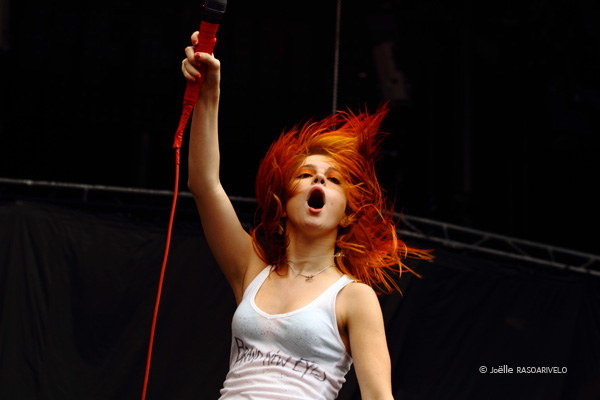 paramore_2760_jr_2010