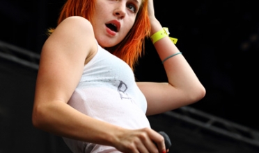 paramore_2764_jr_2010