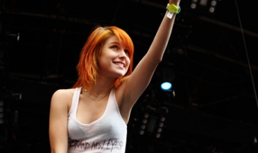 paramore_2768_jr_2010