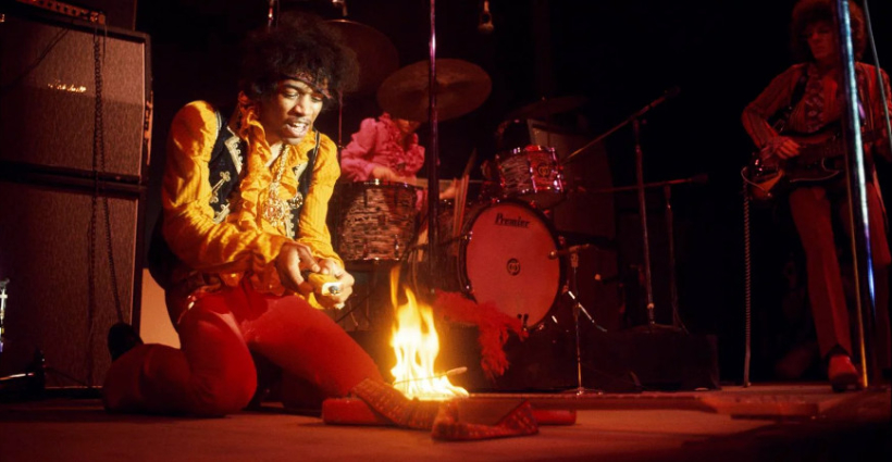 jimi_hendrix_burn_guitar_day