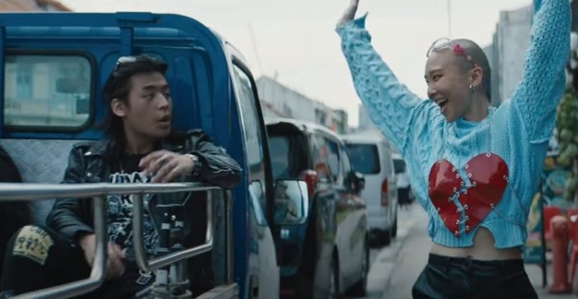 coldplay_man_in_the_moon_video